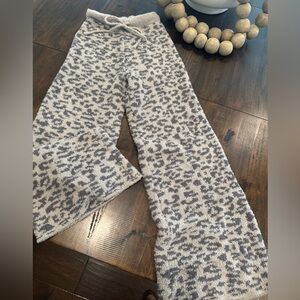 NWOT~Pink Lily Cozy Sherpa Flare lounge pant in beige|cream leopard~size small🖤